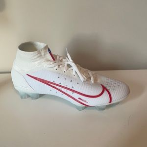 Women’s soccer cleats